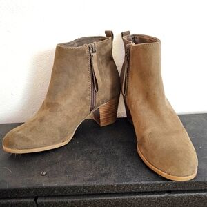 Ankle booties